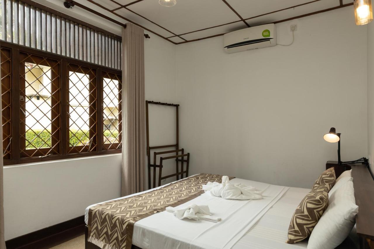 Surveyor'S Residence Bungalow 캔디 외부 사진