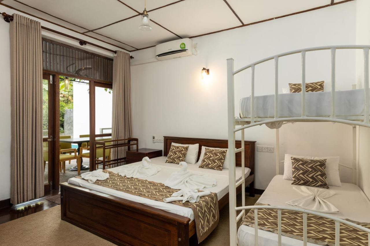 Surveyor'S Residence Bungalow 캔디 외부 사진