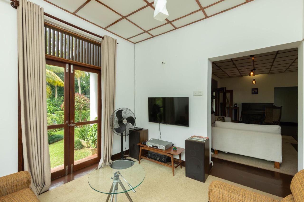 Surveyor'S Residence Bungalow 캔디 외부 사진