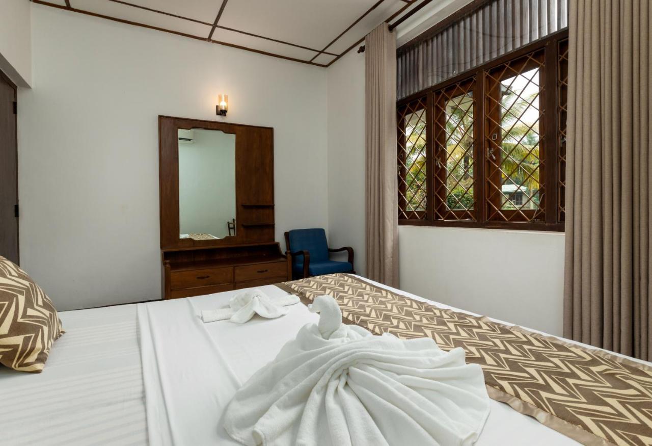 Surveyor'S Residence Bungalow 캔디 외부 사진