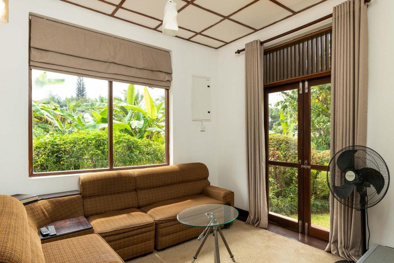 Surveyor'S Residence Bungalow 캔디 외부 사진