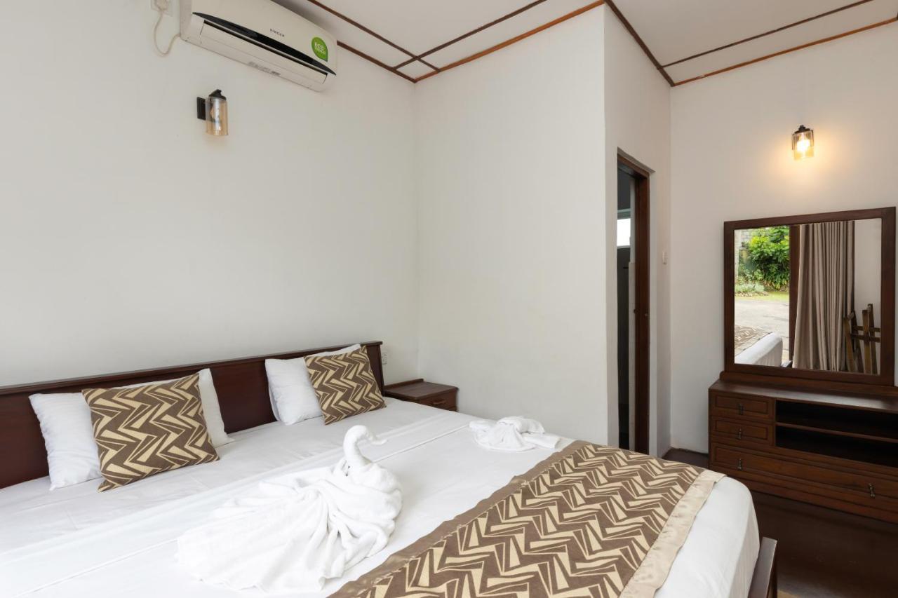 Surveyor'S Residence Bungalow 캔디 외부 사진