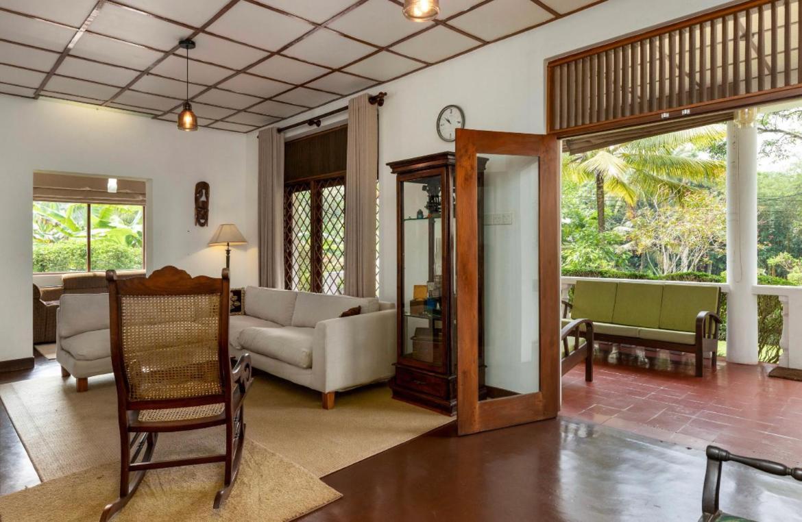 Surveyor'S Residence Bungalow 캔디 외부 사진