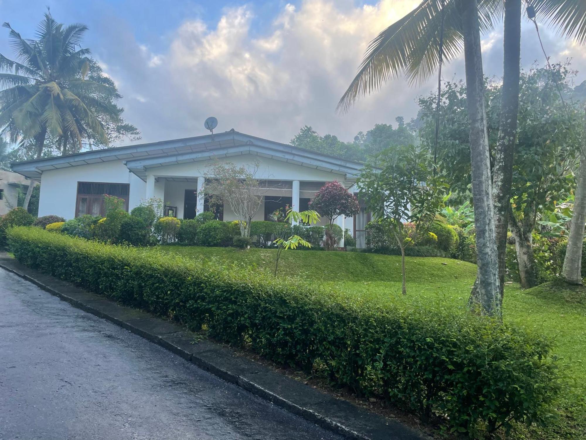 Surveyor'S Residence Bungalow 캔디 외부 사진